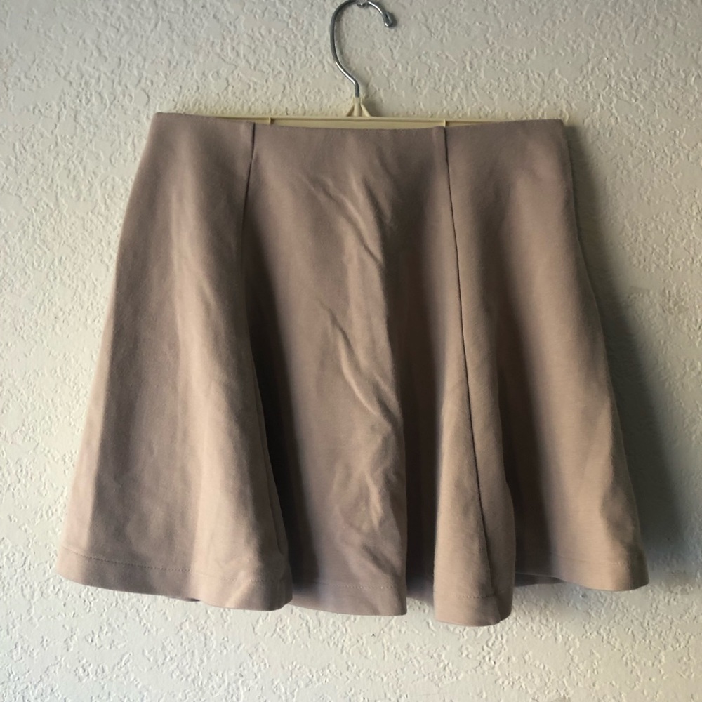 ✨SALE 2/$8✨F21 Beige A-like Mini Skirt
